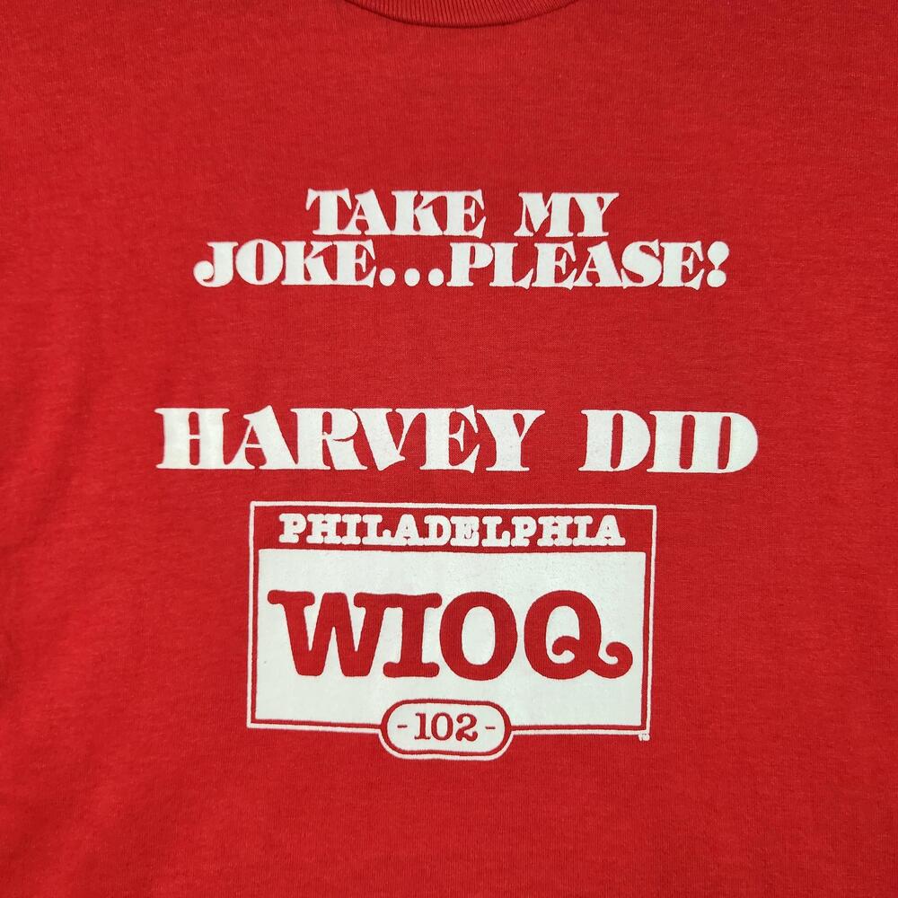 Vintage WIOQ 102 Philadelphia Shirt Mens Small Red Harvey Did Radio Joke Graphic